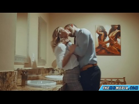 ❤️ Kapag ang isang busty blonde seduces sa isang pampublikong banyo ️ Just porn sa porn tl.prendiporno.ru ❌️❤